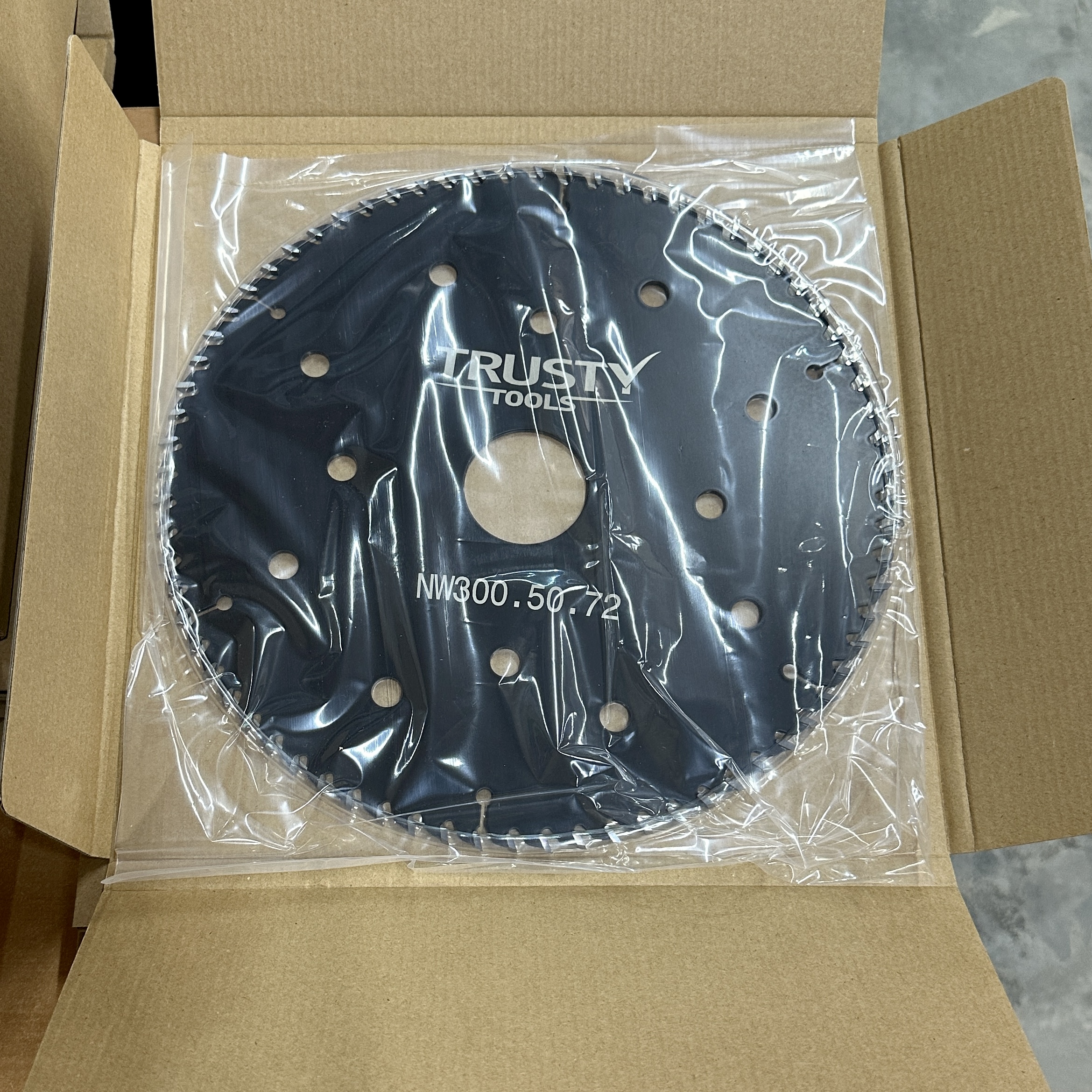 Диск индустриальный Trusty-Tools 300х50 72T