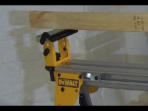 Универсальная подставка для торцовочных пил DeWalt