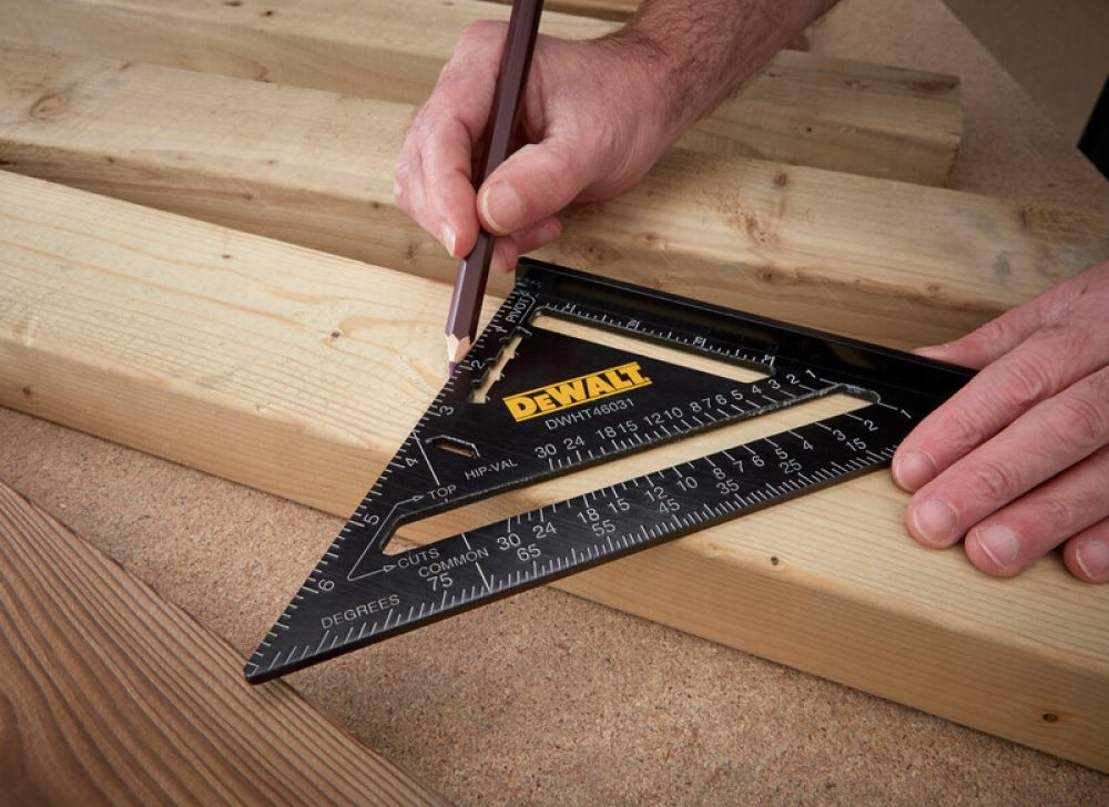 Угольник кровельный дюймовый DeWalt 177 мм
