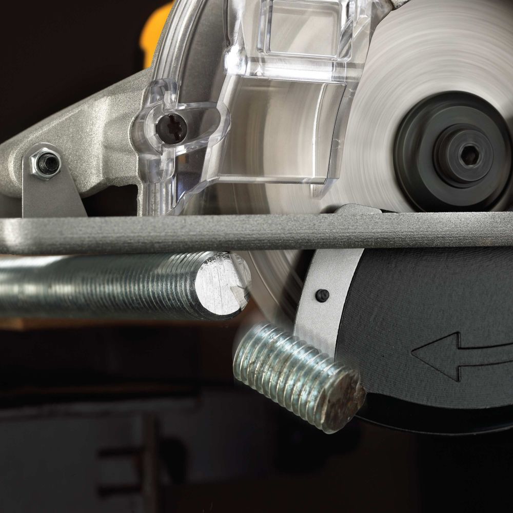 Аккумуляторная дисковая пила DeWalt DCS373NT-XJ