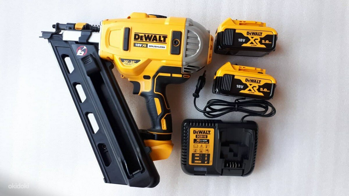 Аккумуляторный нейлер DeWalt DCN692P2