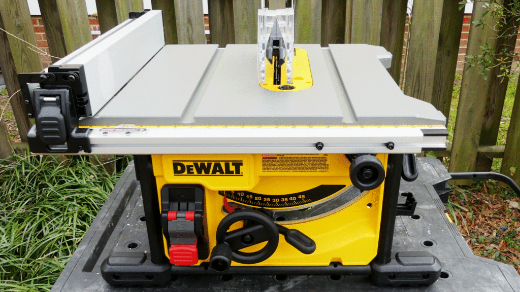 Настольная пила DeWalt DWE7485RS-QS